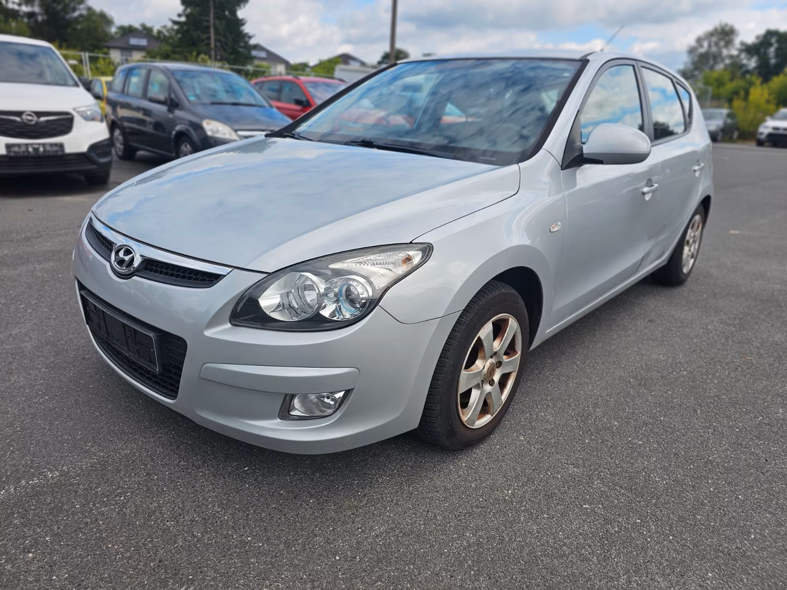 Hyundai i30 1.6 Comfort PDC/Klimaautomatik/Sh