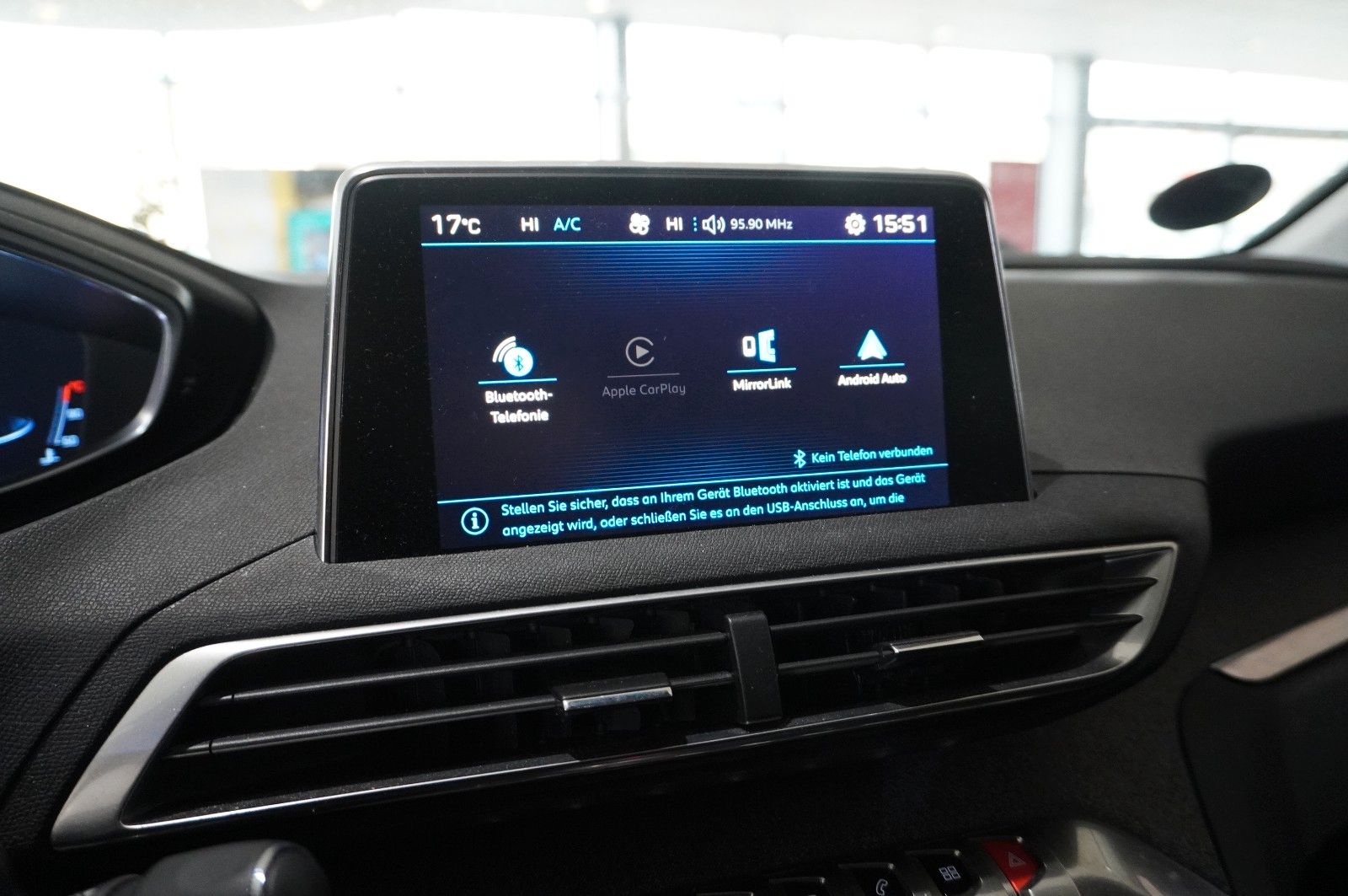 Fahrzeugabbildung Peugeot 3008 1.2 ALLURE NAVI/LED/VIRTU./SHZ/TEMP./NEBEL