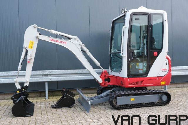 Takeuchi TB216 | 2022 | 144h |