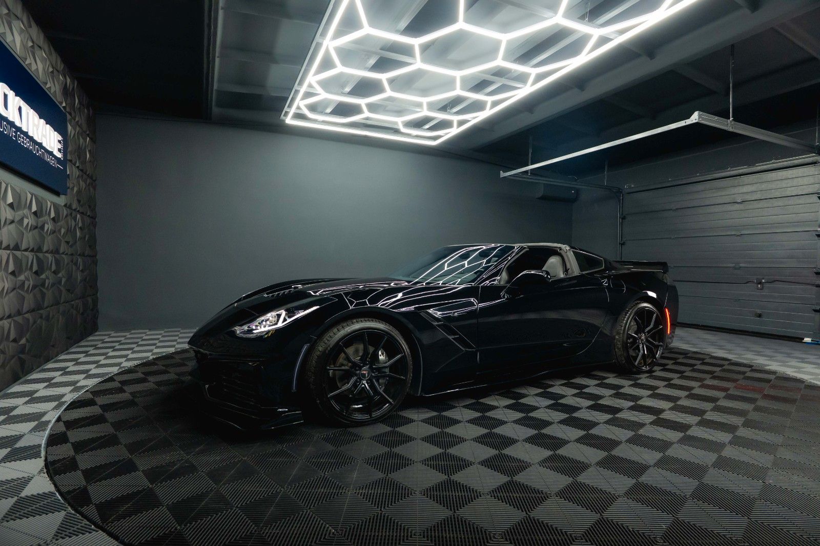 Fahrzeugabbildung Corvette C7 6.2 V8 Stingray 3LT Z06-Design Targa Perform.