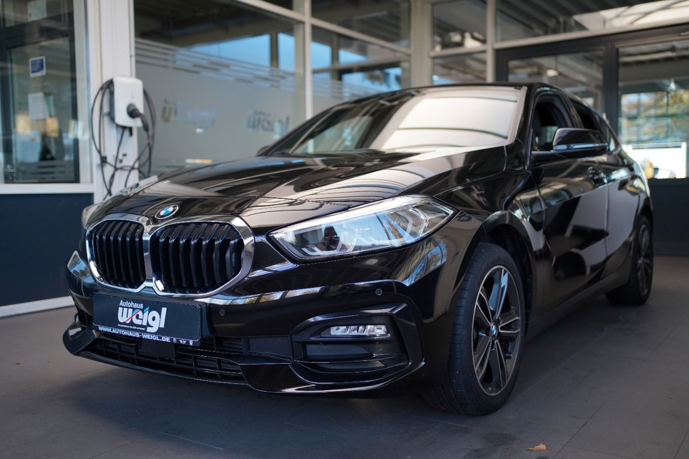 Fahrzeugabbildung BMW 118i Sport Line +LED+Live Cockpit+Head Up Displa