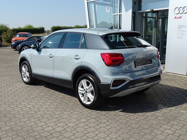 Q2 35 TFSI S-tronic advanced / Matrix LED