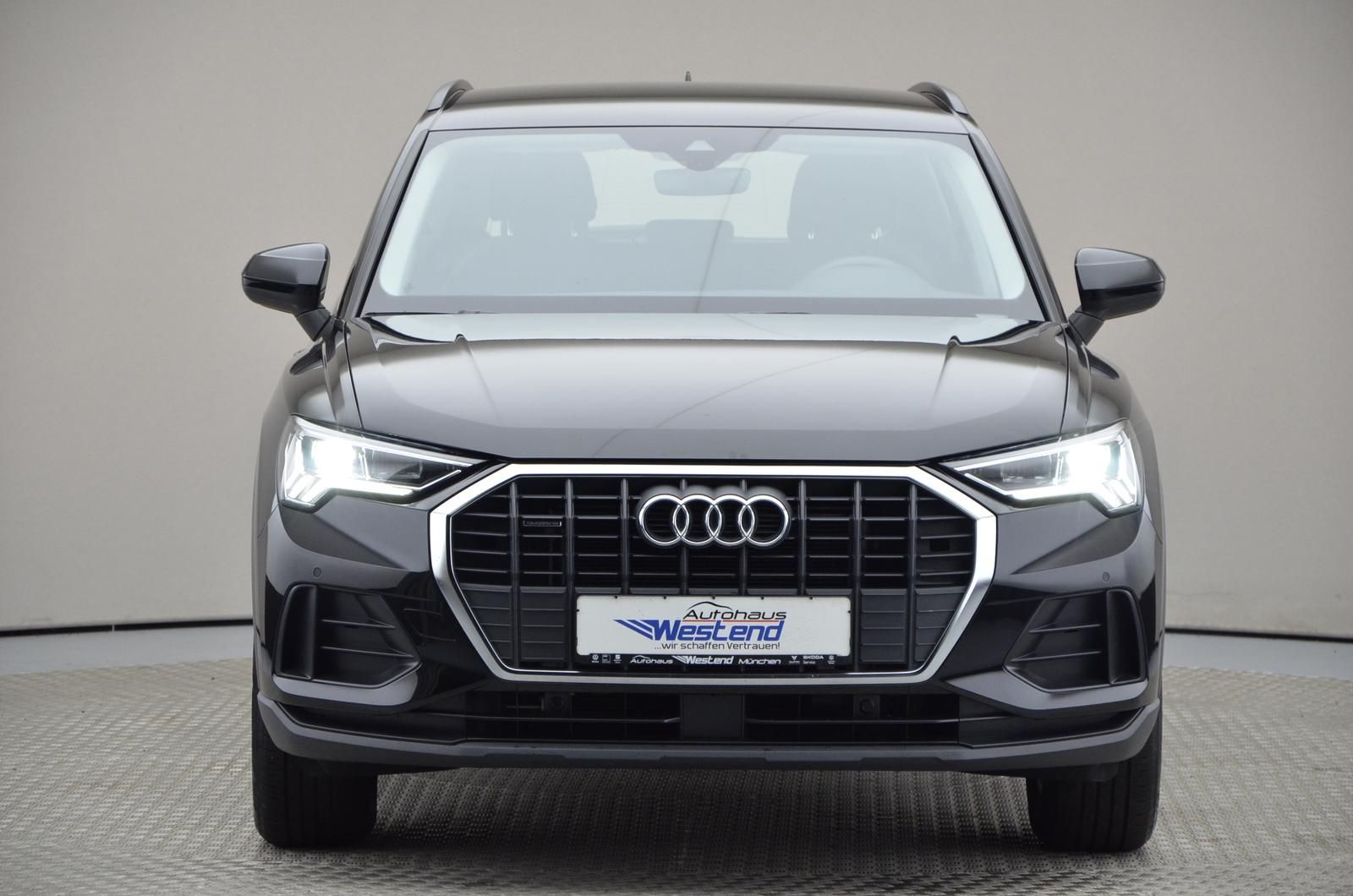 Fahrzeugabbildung Audi Q3 40 TFSI 140kW quattro S tronic Navi LED