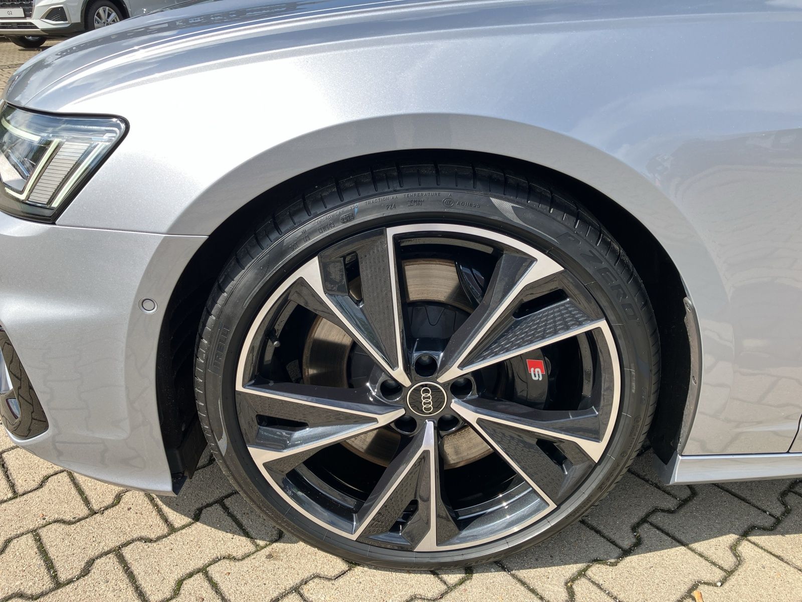 Fahrzeugabbildung Audi S6 Avant TDI quattro Matrix Navi AVC B&O 21" RFK