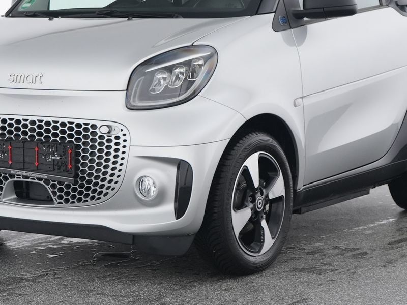 Fahrzeugabbildung Smart smart EQ fortwo Exclusive*Pano*LED*Kamera*22kW*