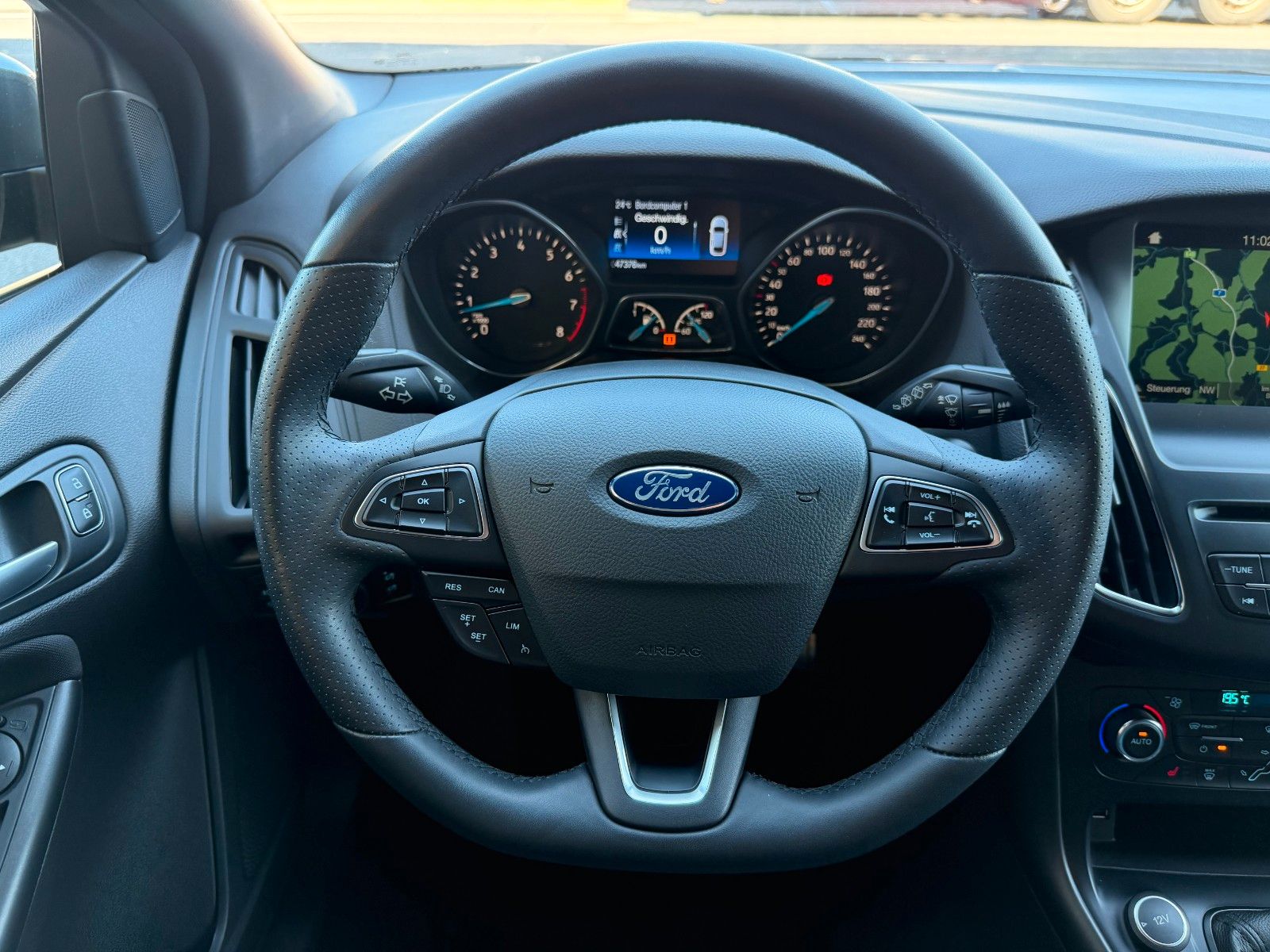 Fahrzeugabbildung Ford Focus Turnier ST+SportfahrW+BiXenon+Alcantara