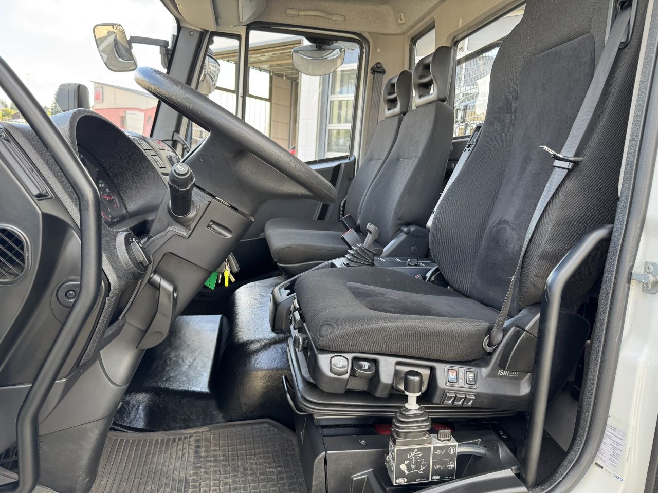 Fahrzeugabbildung Iveco ML80E21/3-SeitenkipperMeiller 2x AHK,Schwingsitz