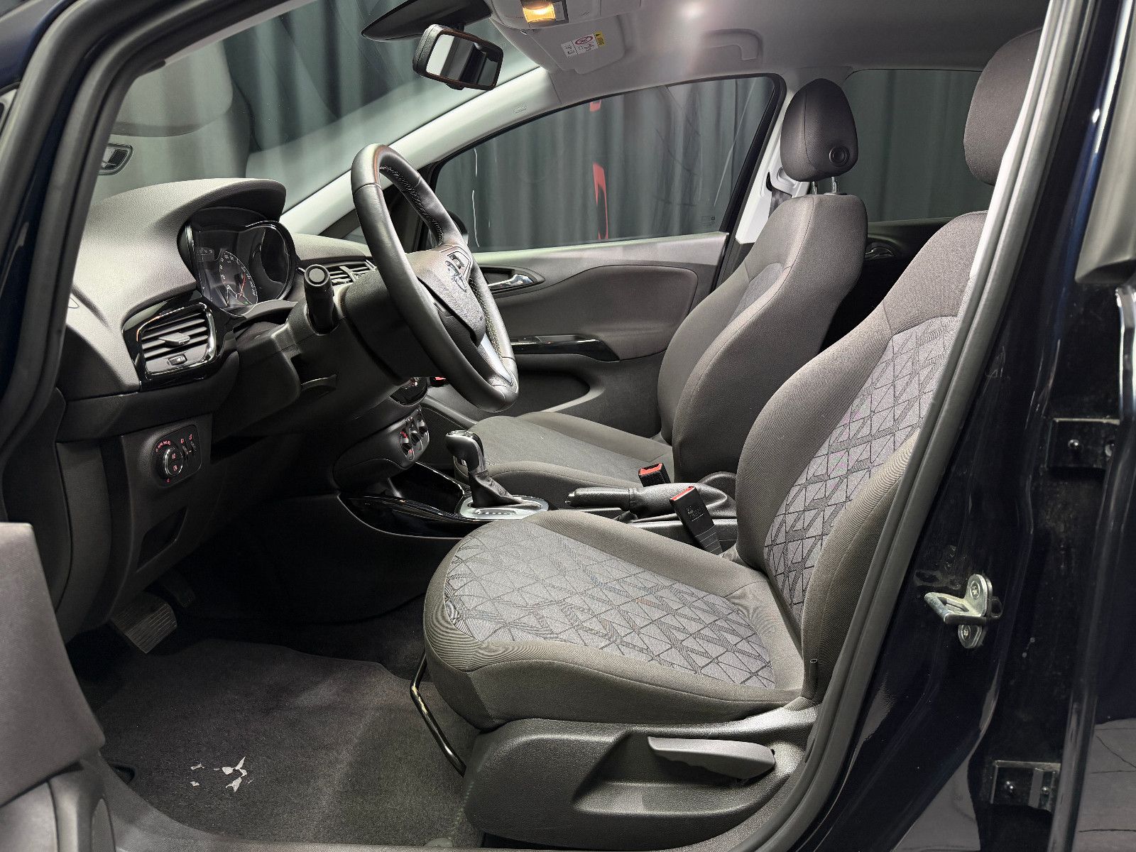 Fahrzeugabbildung Opel Corsa E|Automatik|RF-Kamera|Heizung|Bluetooth