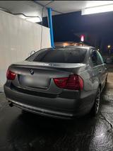 BMW 318i - Automatik E90 - BMW 318: E90