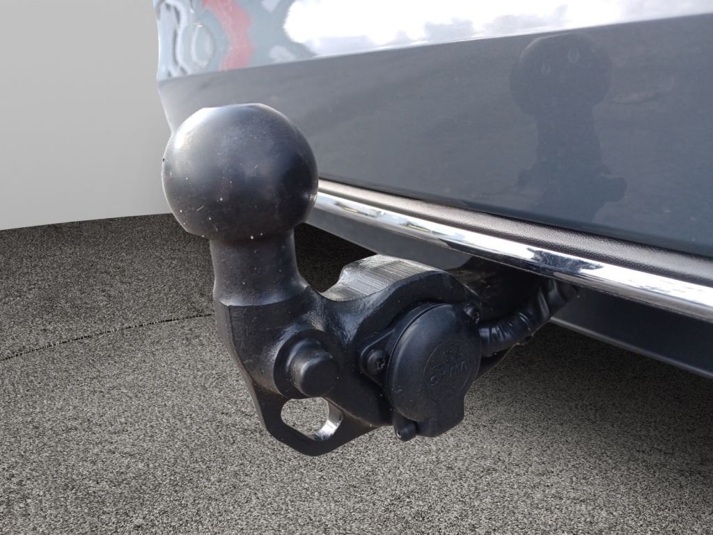 Fahrzeugabbildung Volkswagen Golf Variant 1.5 eTSI DSG Style Navi, AHZV uvm.