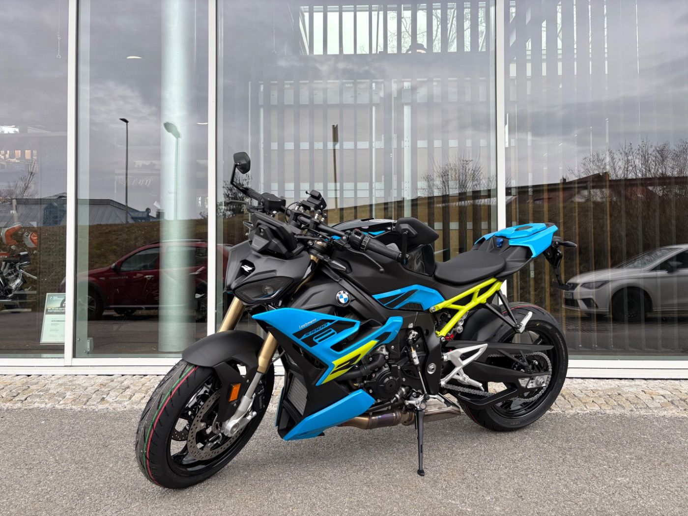 Fahrzeugabbildung BMW S 1000 R Style Sport 2 Pakete