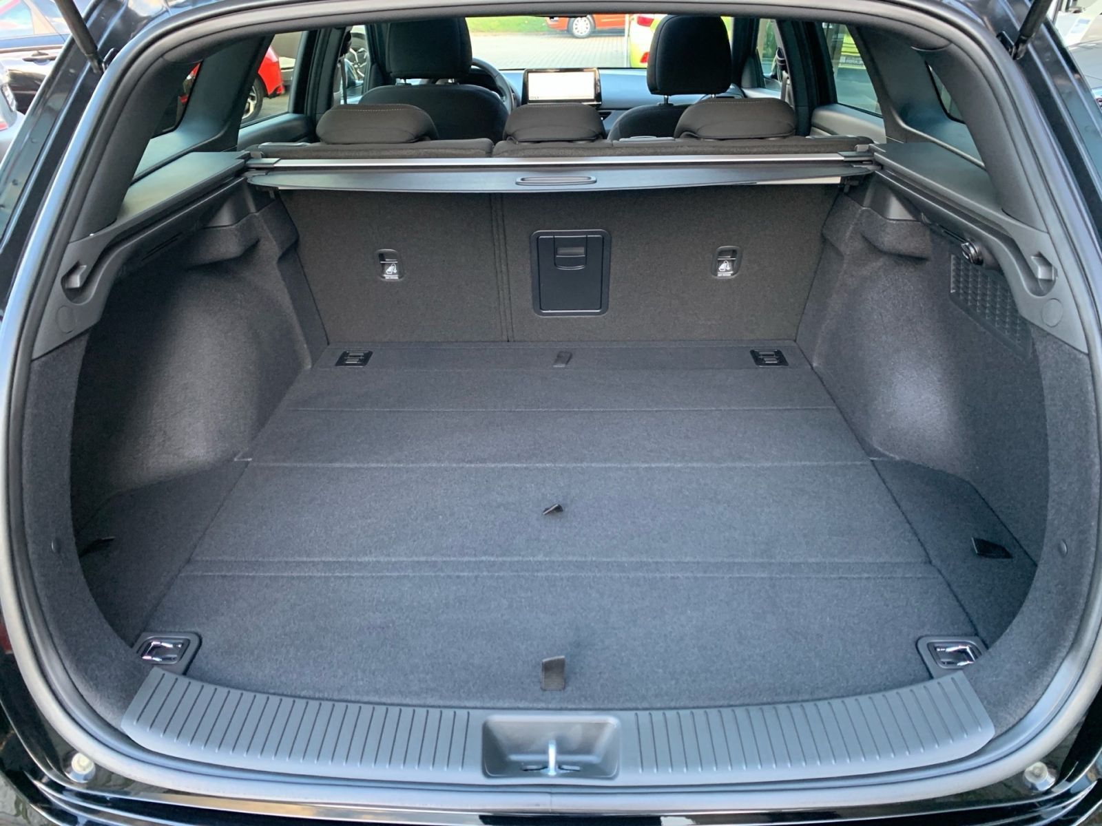 Fahrzeugabbildung Hyundai i30 Kombi 1.5 T-GDI 7-DCT Advantage Mild-Hybrid