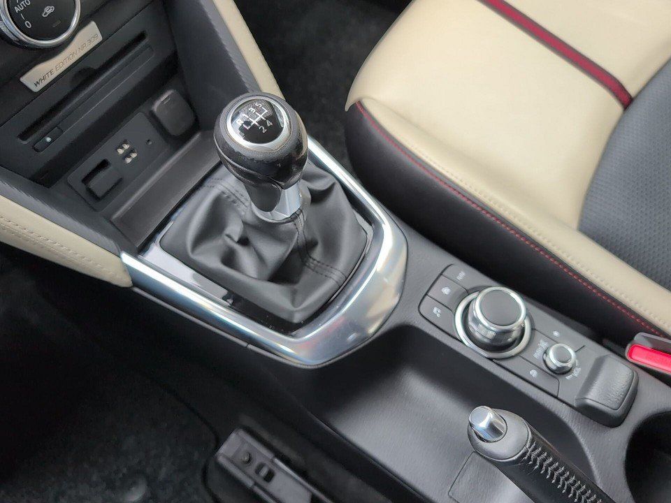 Fahrzeugabbildung Mazda 2 SKY-G 90 SPORTS TEC-P !GARANTIE! NAVI+HUD+LED+