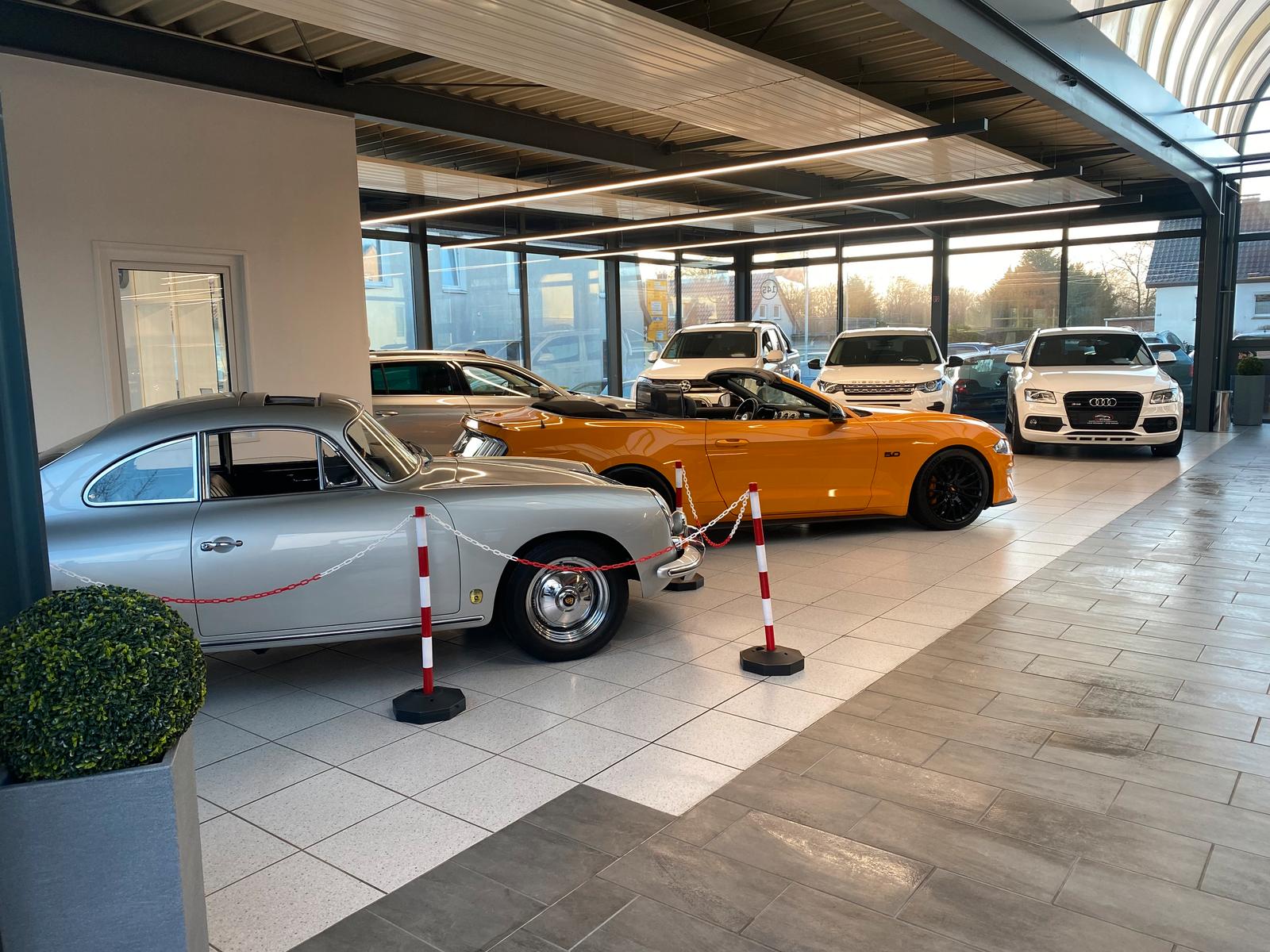 showroom-image-top