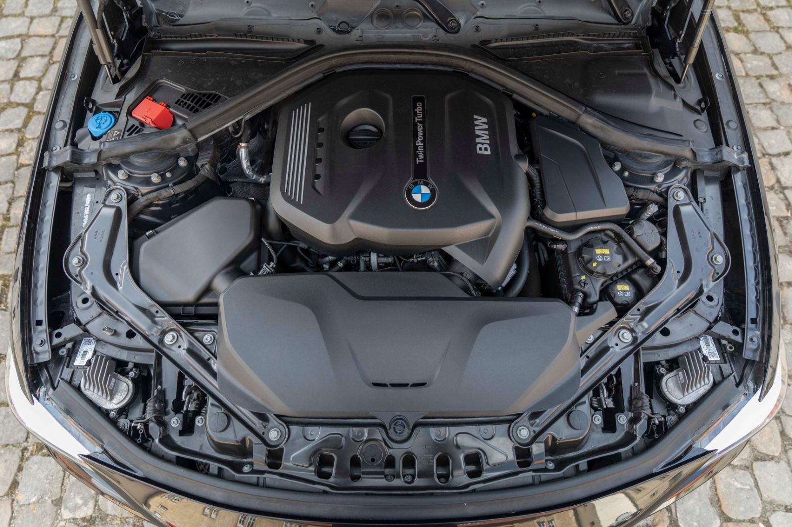 Fahrzeugabbildung BMW 430I Kabrio M-Performance H&K LED HUD CARBON KAM