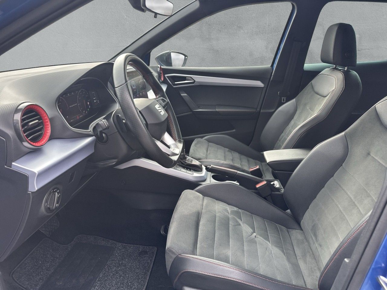 Fahrzeugabbildung SEAT Arona FR 1.5 TSI 150 PS DSG - mit KI generiert/bearbeitet