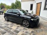 Audi A1 40 TFSI S tronic Sportback - S line - Audi A1: Von Privat