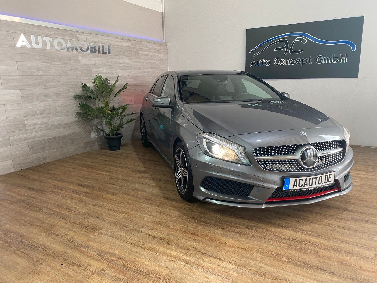 MERCEDES-BENZ A 250 AMG Line*4M*Pano*Keyless*Sport*Exklusiv P*