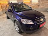 Chevrolet Captiva 2.4 LS 2WD 7-Sitzer Teilleder PDC Klima - gebrauchte Chevrolet Captiva aus dem Jahr 2010