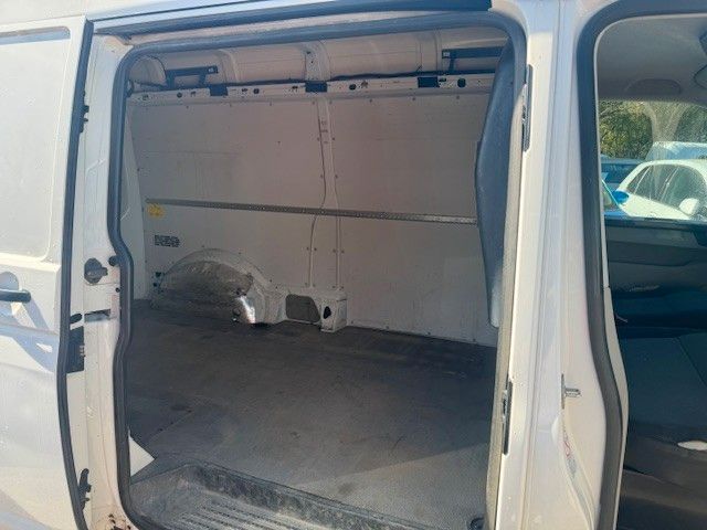 Fahrzeugabbildung Volkswagen T6 Transporter Kasten-Kombi Mittelhochdach