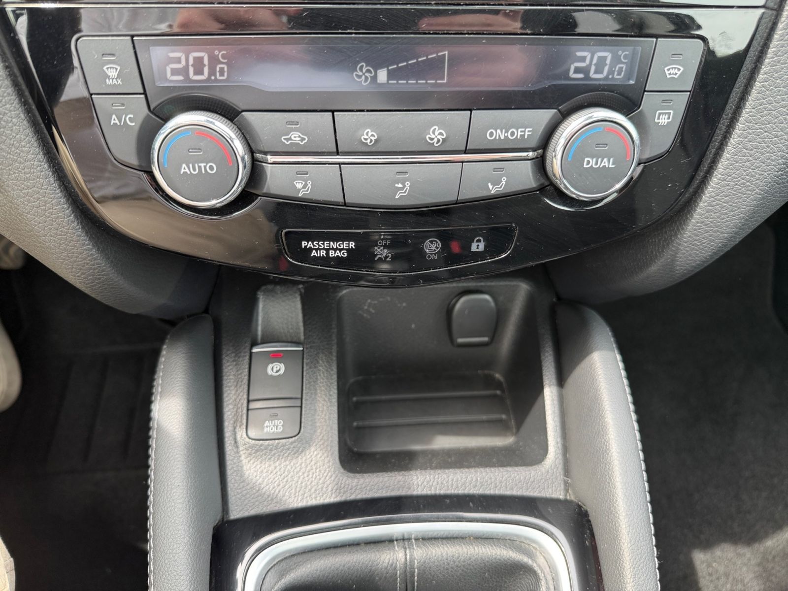 Fahrzeugabbildung Nissan Qashqai 1.3 DIG-T N-Connecta *GJR*WINTERPAKET*PA