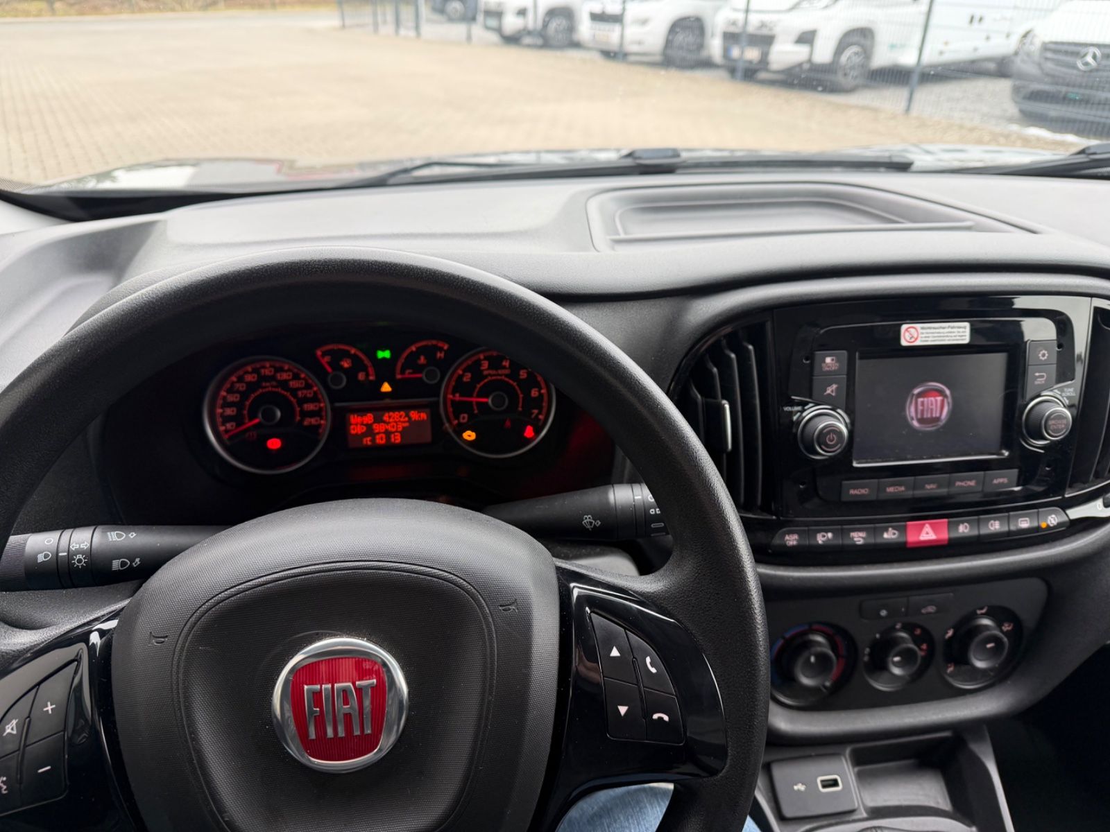 Fahrzeugabbildung Fiat Doblo Doblò SX Kasten Navi