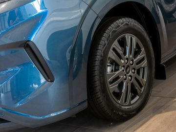 Ford Tourneo Custom 320 L1 Titanium AWD Standheizung