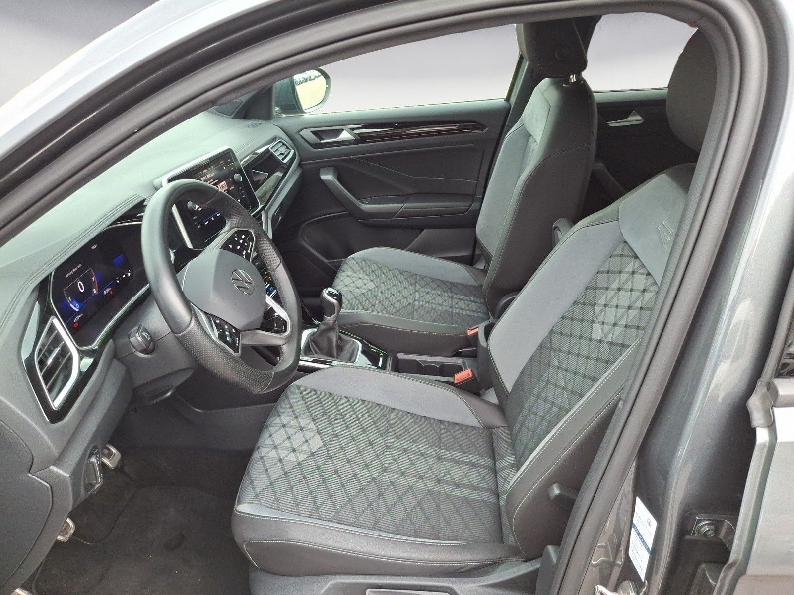 Volkswagen T-Roc - Bild 8