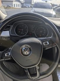 Volkswagen Passat - 8