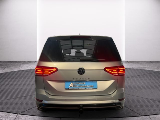 Fahrzeugabbildung Volkswagen Touran 1.5 TSI DSG HIGHLINE IQ.DRIVE LED R-LINE