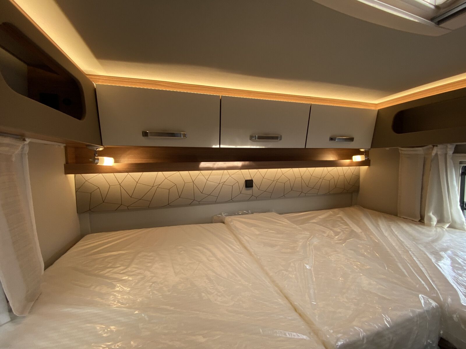 Fahrzeugabbildung Weinsberg CaraCompact MB EDITION PEPPER 640 MEG