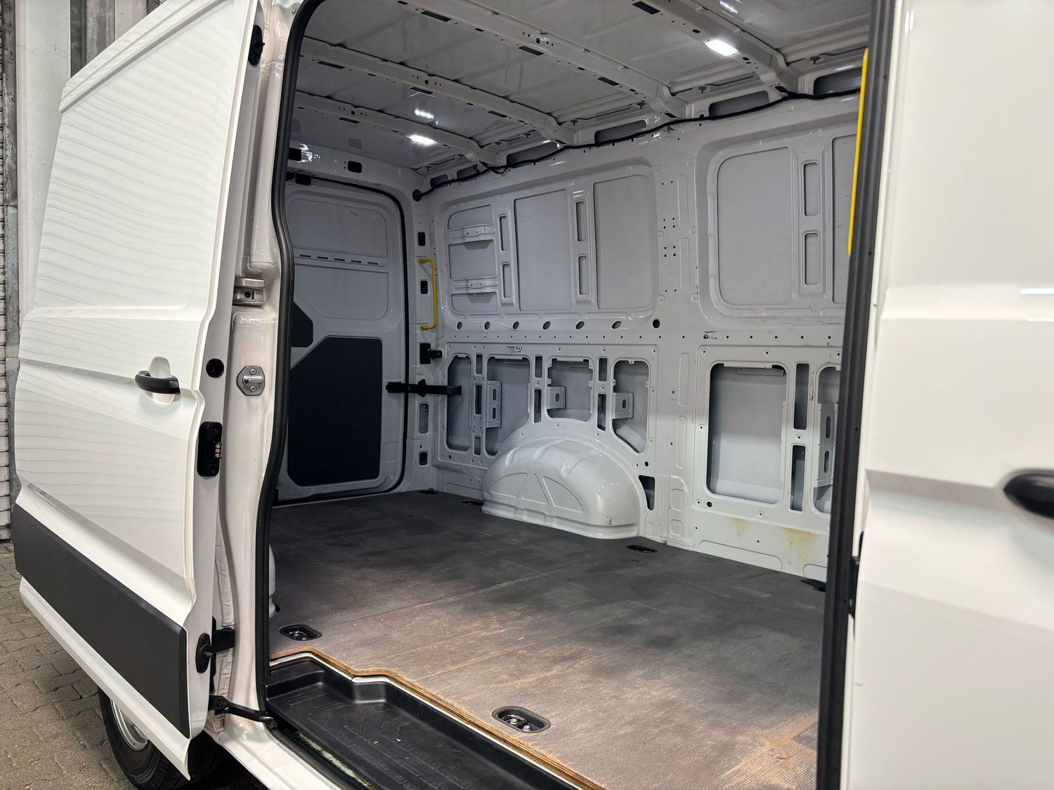 Fahrzeugabbildung Volkswagen Crafter Kasten 30 mittel #AHK#Klima#Kamera#St.Hz