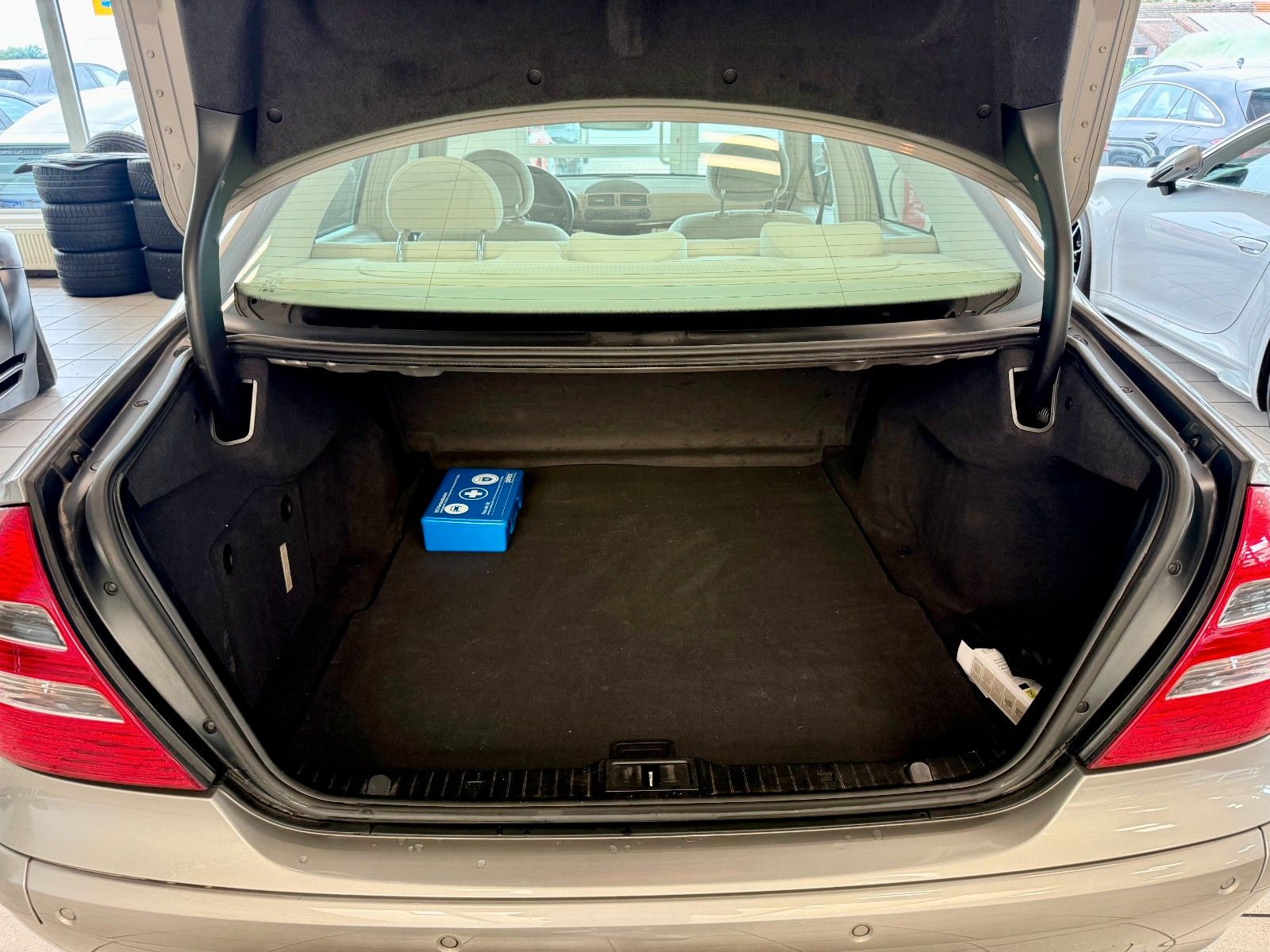 Fahrzeugabbildung Mercedes-Benz E 200 Classic