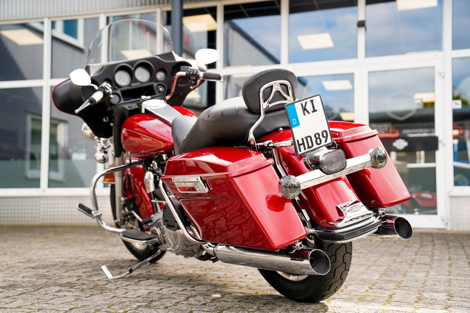 Fahrzeugabbildung Harley-Davidson FLHTP Electra Glide Twin Cam 96 - Sissybar -