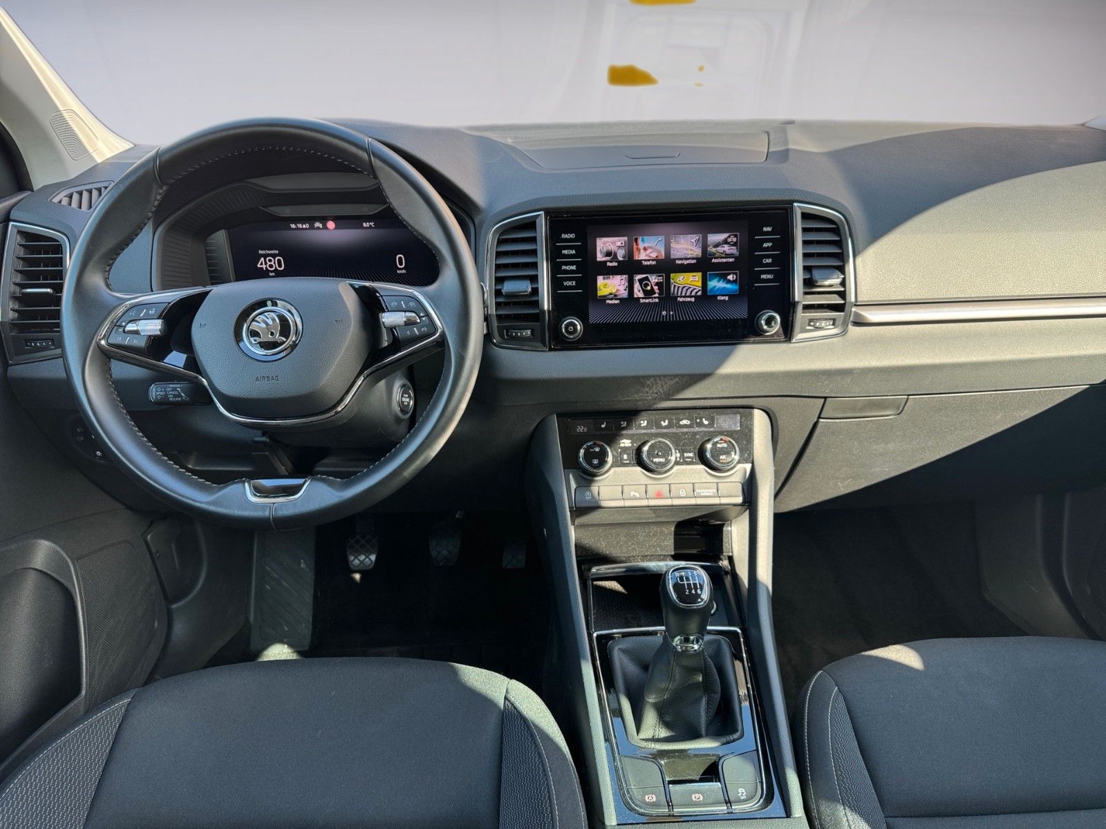 Fahrzeugabbildung SKODA Karoq 2.0l TDI AMBITION