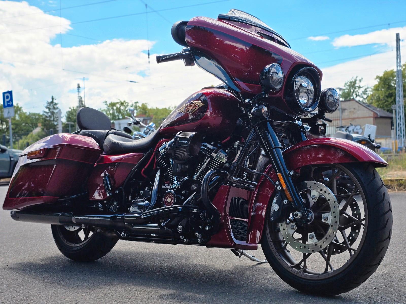 Harley-Davidson FLHXSANV Street Glide Anniversary