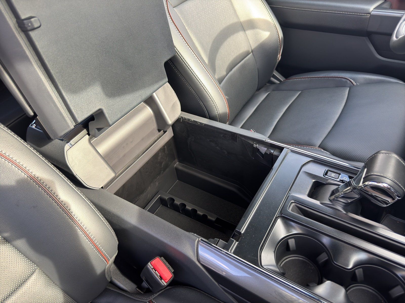 Fahrzeugabbildung Ford F-150 Lariat BLACK 4x4 NAVI/AHK/360°/PANORAMA