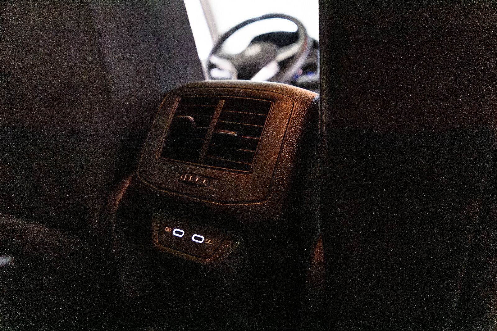 Fahrzeugabbildung Volkswagen T-Roc Life 1.0 TSI NAVI+PDC+SHZ+APP