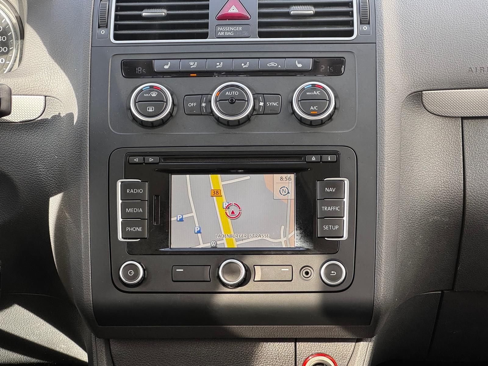 Fahrzeugabbildung Volkswagen Touran Match 2.0 TDI BMT 7-Sitzer Panoramadach