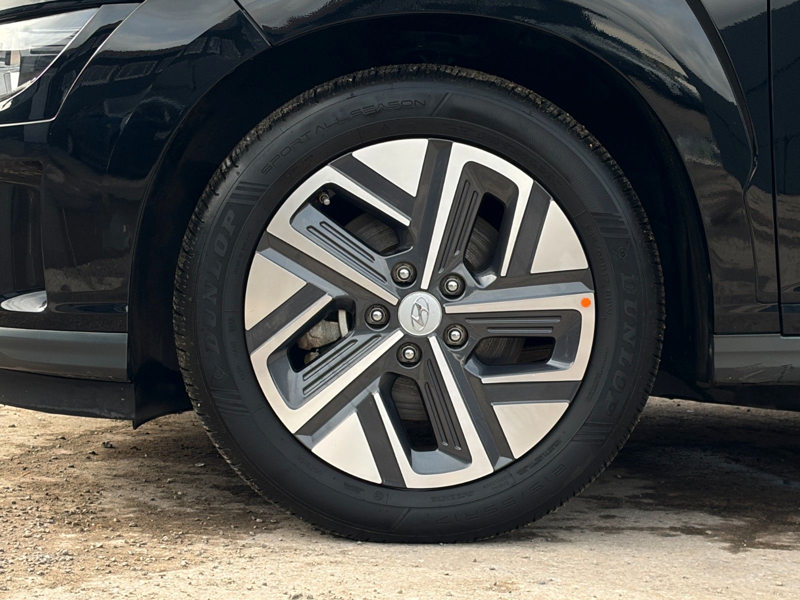 Fahrzeugabbildung Hyundai KONA E Select ACC LHZ SHZ LKAS PDC Kam CarPlay