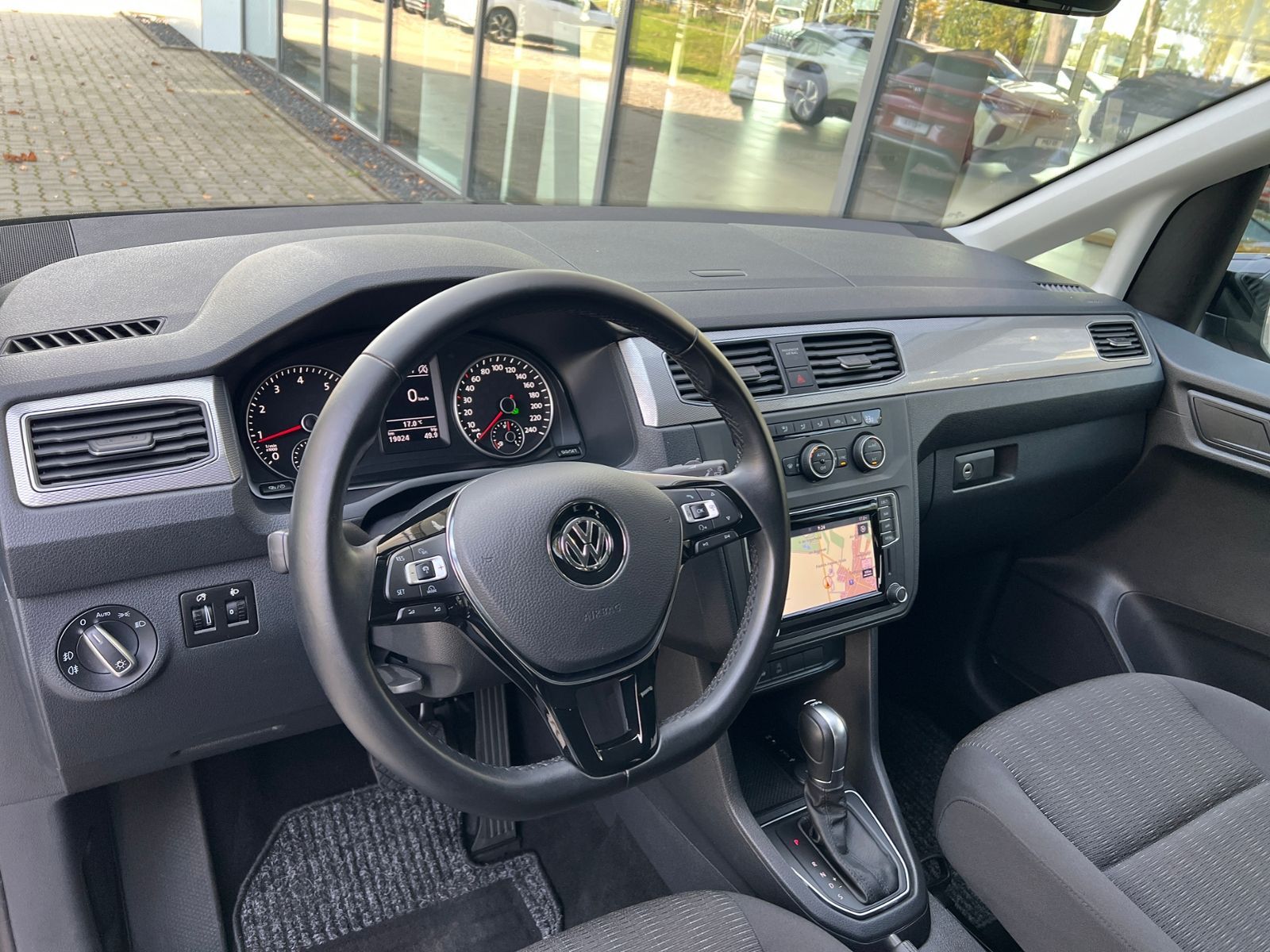 Fahrzeugabbildung Volkswagen Caddy Comfortline 1.4 TSI DSG *Navi, Bi-Xenon, A