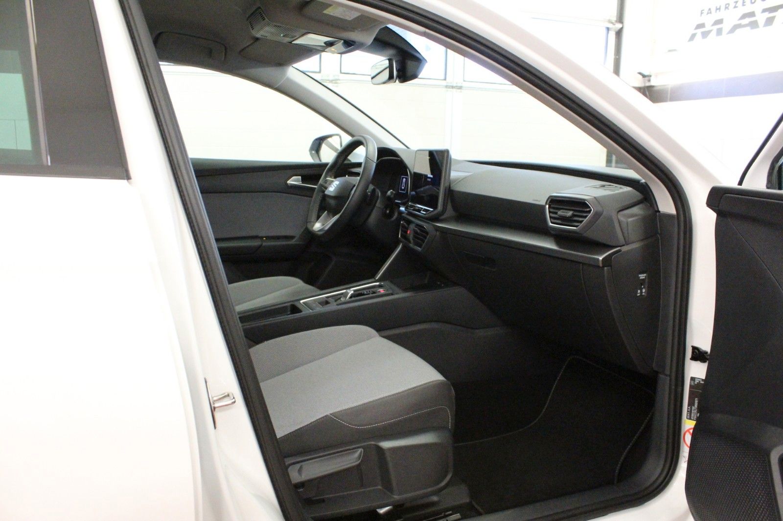 Fahrzeugabbildung SEAT Leon Sportstourer 1.5 Style DSG Automatik