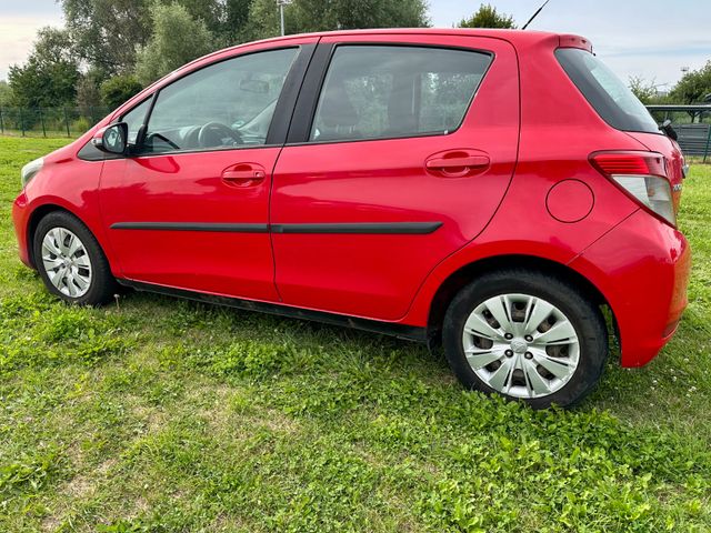 Toyota Yaris Life — Bild 2
