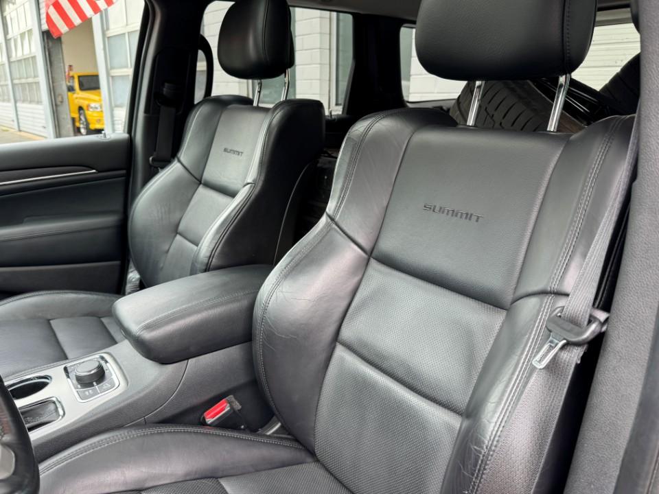 JEEP GRAND CHEROKEE 3.0 CRD SUMMIT PANORAMIQUE 8 FACH | 250 ch | 4X4 | BVA | HAYON ÉLECTRIQUE | RÉGLAGE ÉLECTRIQUE DES SIÈGES AVEC FONCTION MÉMOIRE