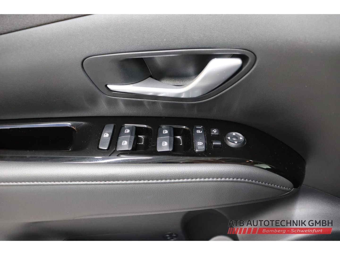 Fahrzeugabbildung Hyundai Tucson PHEV 1.6 T-GDi 4WD 97,8% SOH Funkions- /L