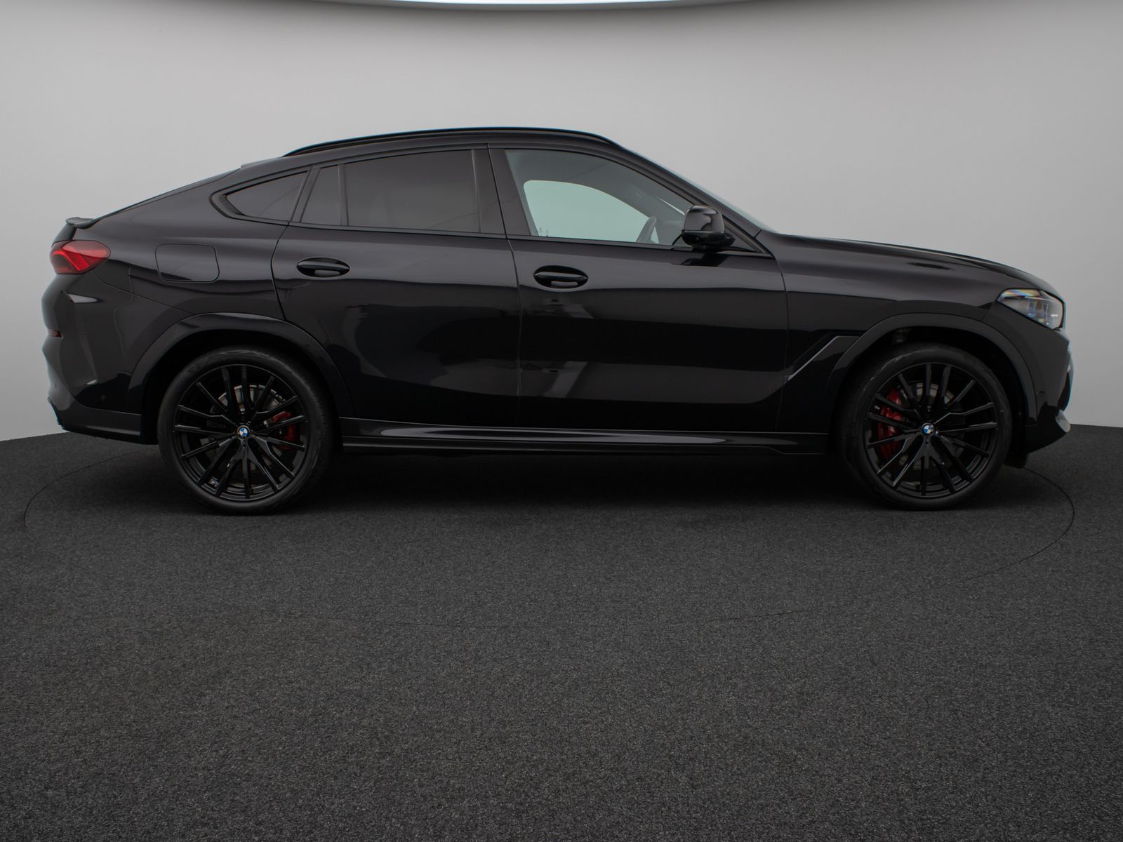 Fahrzeugabbildung BMW X6 xD40d M Sport Laser 360°HUD DAB H/K Komfort