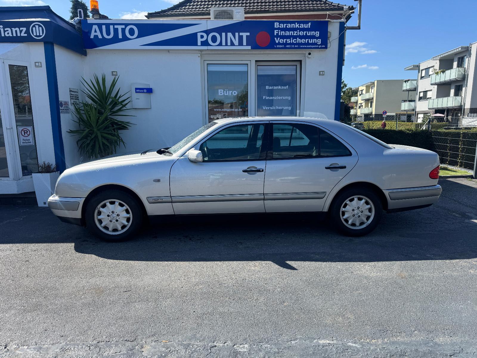 Mercedes-Benz E 230 ELEGANCE**TOPGEPFLEGT**