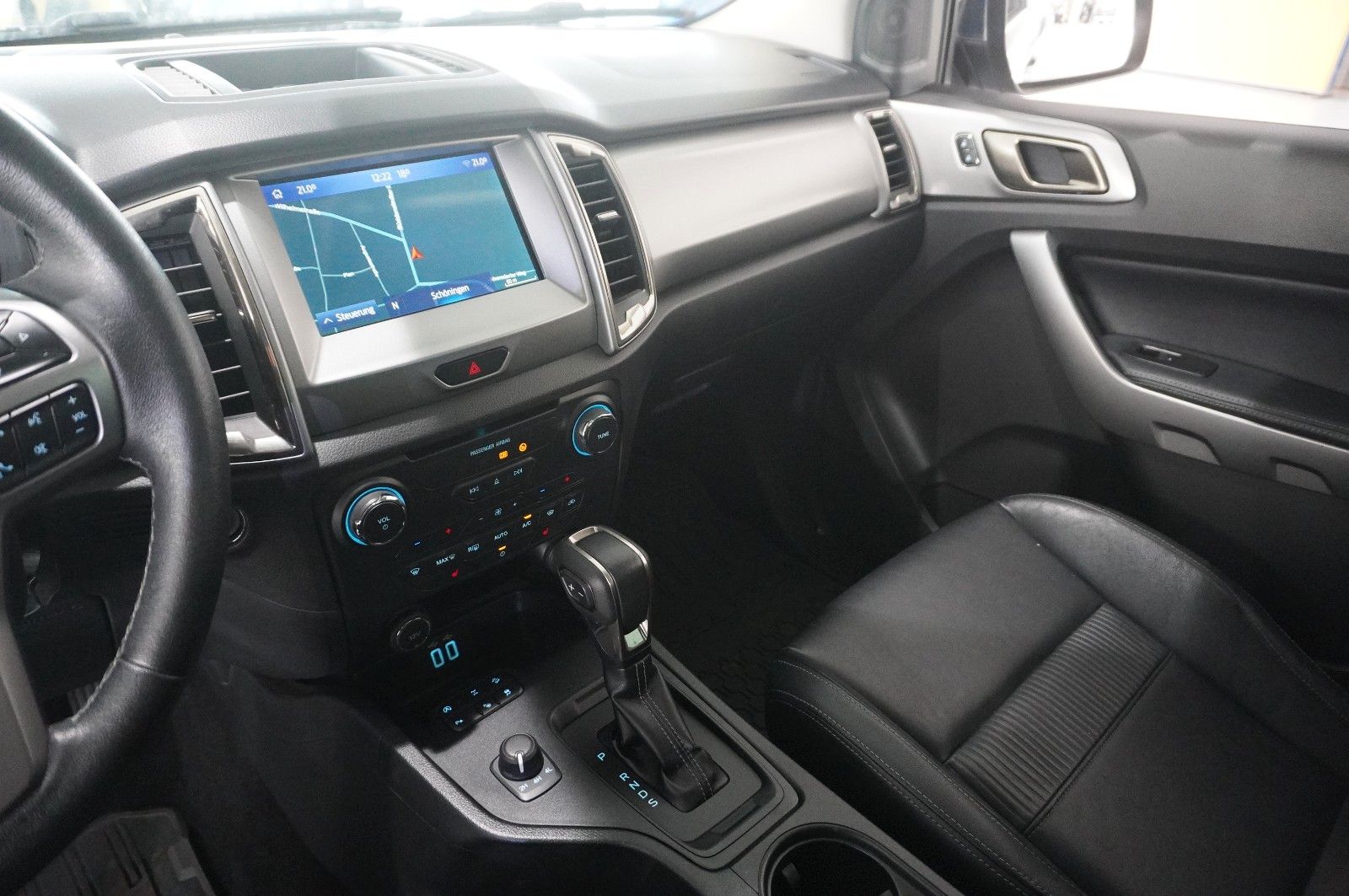 Fahrzeugabbildung Ford Ranger 2.0D LIMITED 4X4 EXTRA NAVI/LED/LEDER/AHK
