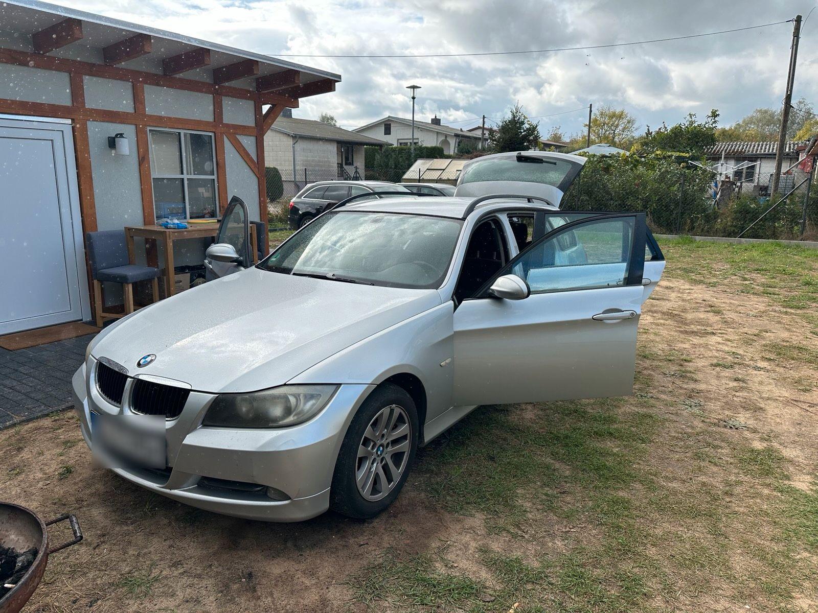 BMW 318, 2006