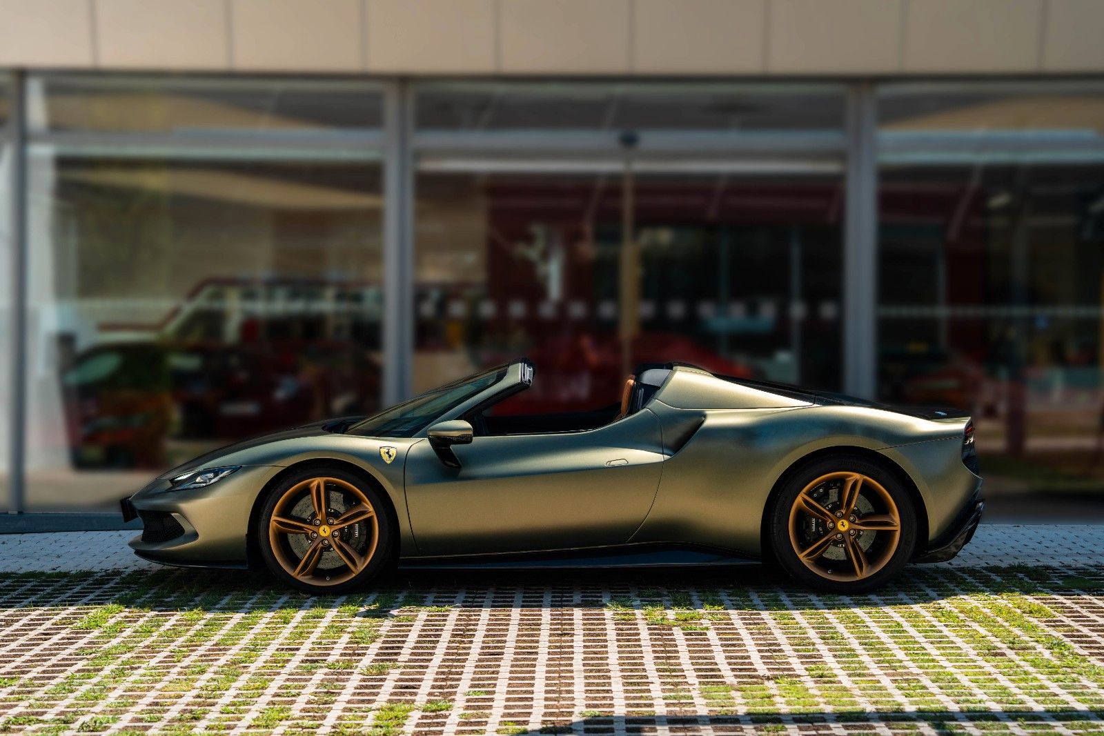 Ferrari 296 GTS imagem 2